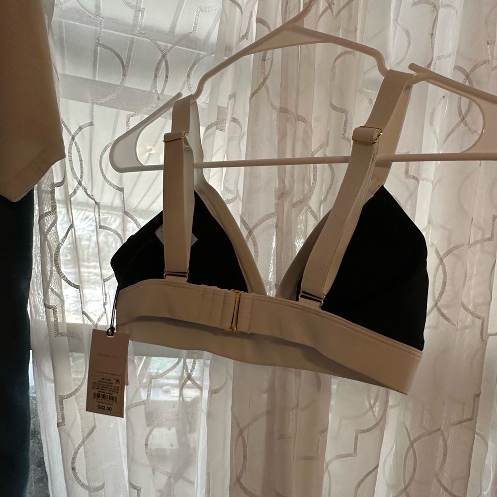 Shade & Shore Black and White Bikini  Top with adjustable Straps and Back. - Picture 3 of 6